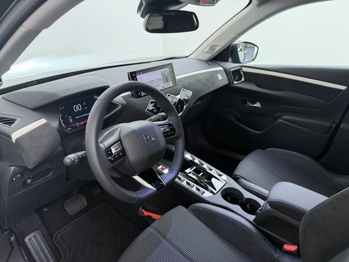 Maison Sarah Lavoine | 17" lichtmetalen velgen DUBLIN | DS Iris Navigatie System | Parkeersensoren achter