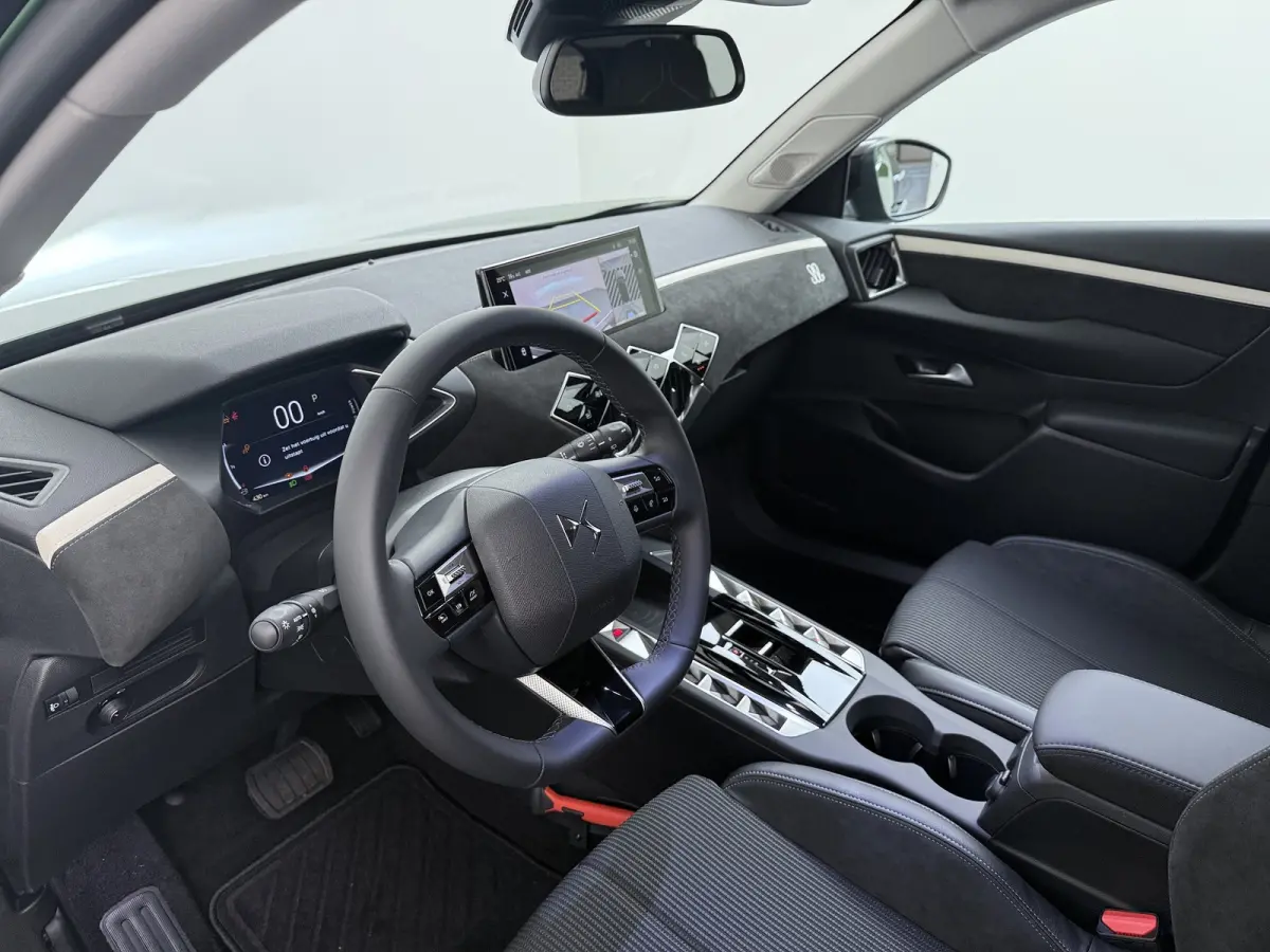 Maison Sarah Lavoine | 17" lichtmetalen velgen DUBLIN | DS Iris Navigatie System | Parkeersensoren achter