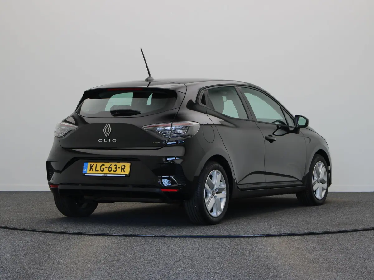 E-Tech Full Hybrid 145pk evolution | Parkeersensoren achter | Apple carplay | Airco | Cruise Control |
