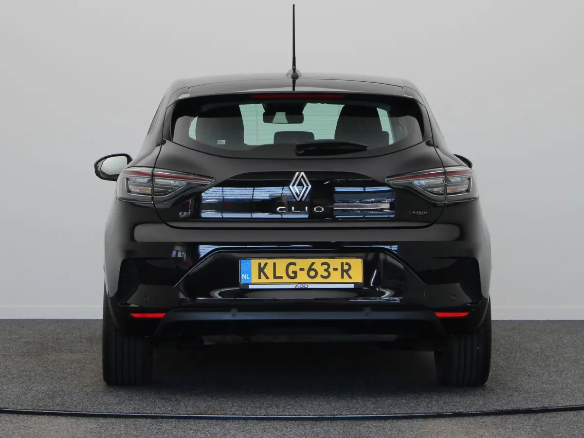 E-Tech Full Hybrid 145pk evolution | Parkeersensoren achter | Apple carplay | Airco | Cruise Control |