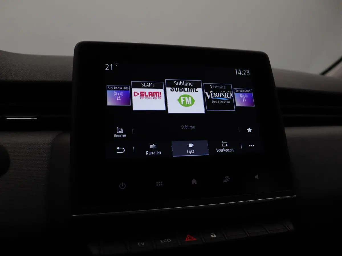 E-Tech Full Hybrid 145pk evolution | Parkeersensoren achter | Apple carplay | Airco | Cruise Control |