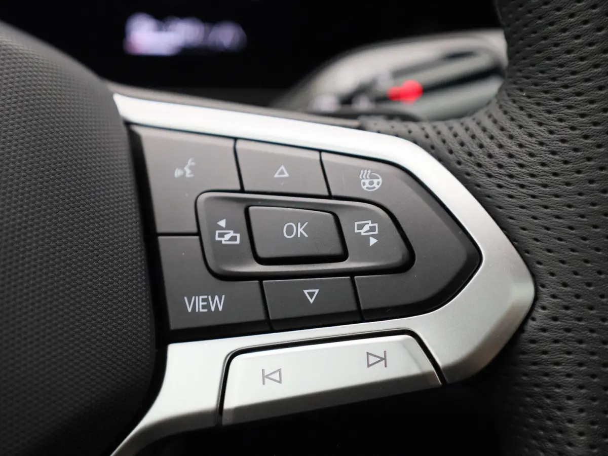 1.5 eHybrid R-Line Edition 272 PK | SoH 100% | Automaat | Navigatie | Panoramadak | Harman Kardon | Inklapbare trekhaak | Head-up display | 360 Camera | Stoelmassage | Stoelventilatie voor |