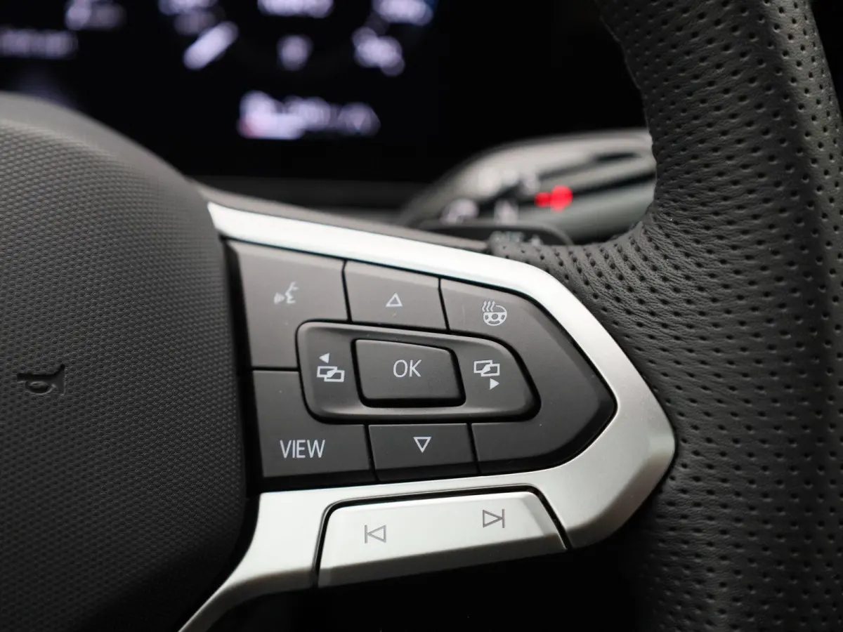 1.5 eHybrid R-Line Edition 272 PK | SoH 100% | Automaat | Navigatie | Panoramadak | Harman Kardon | Inklapbare trekhaak | Head-up display | 360 Camera | Stoelmassage | Stoelventilatie voor |