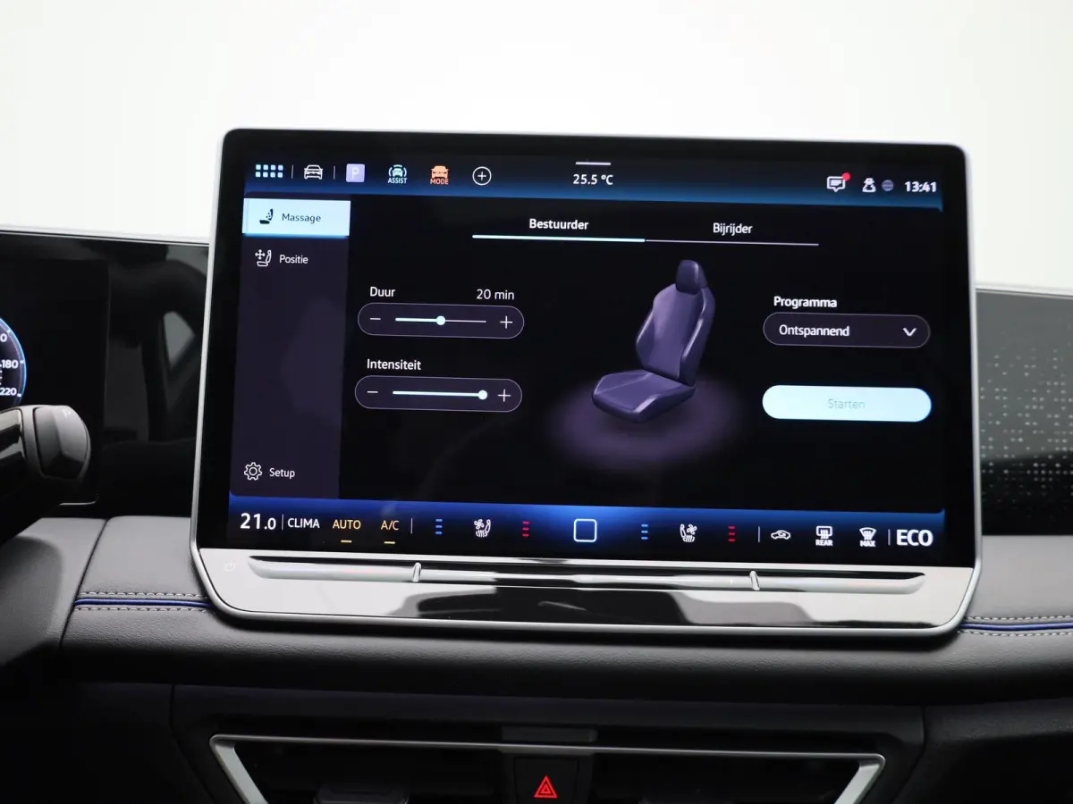 1.5 eHybrid R-Line Edition 272 PK | SoH 100% | Automaat | Navigatie | Panoramadak | Harman Kardon | Inklapbare trekhaak | Head-up display | 360 Camera | Stoelmassage | Stoelventilatie voor |