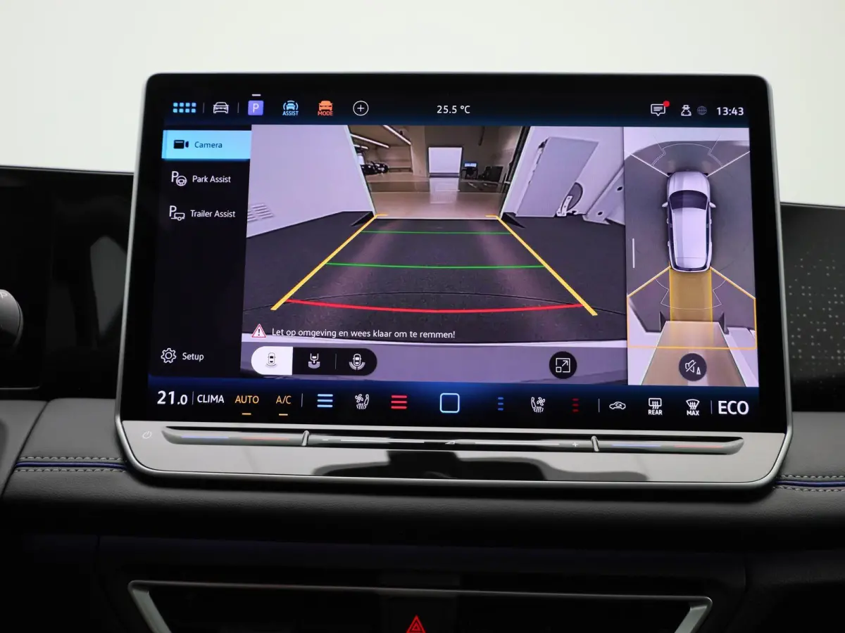 1.5 eHybrid R-Line Edition 272 PK | SoH 100% | Automaat | Navigatie | Panoramadak | Harman Kardon | Inklapbare trekhaak | Head-up display | 360 Camera | Stoelmassage | Stoelventilatie voor |