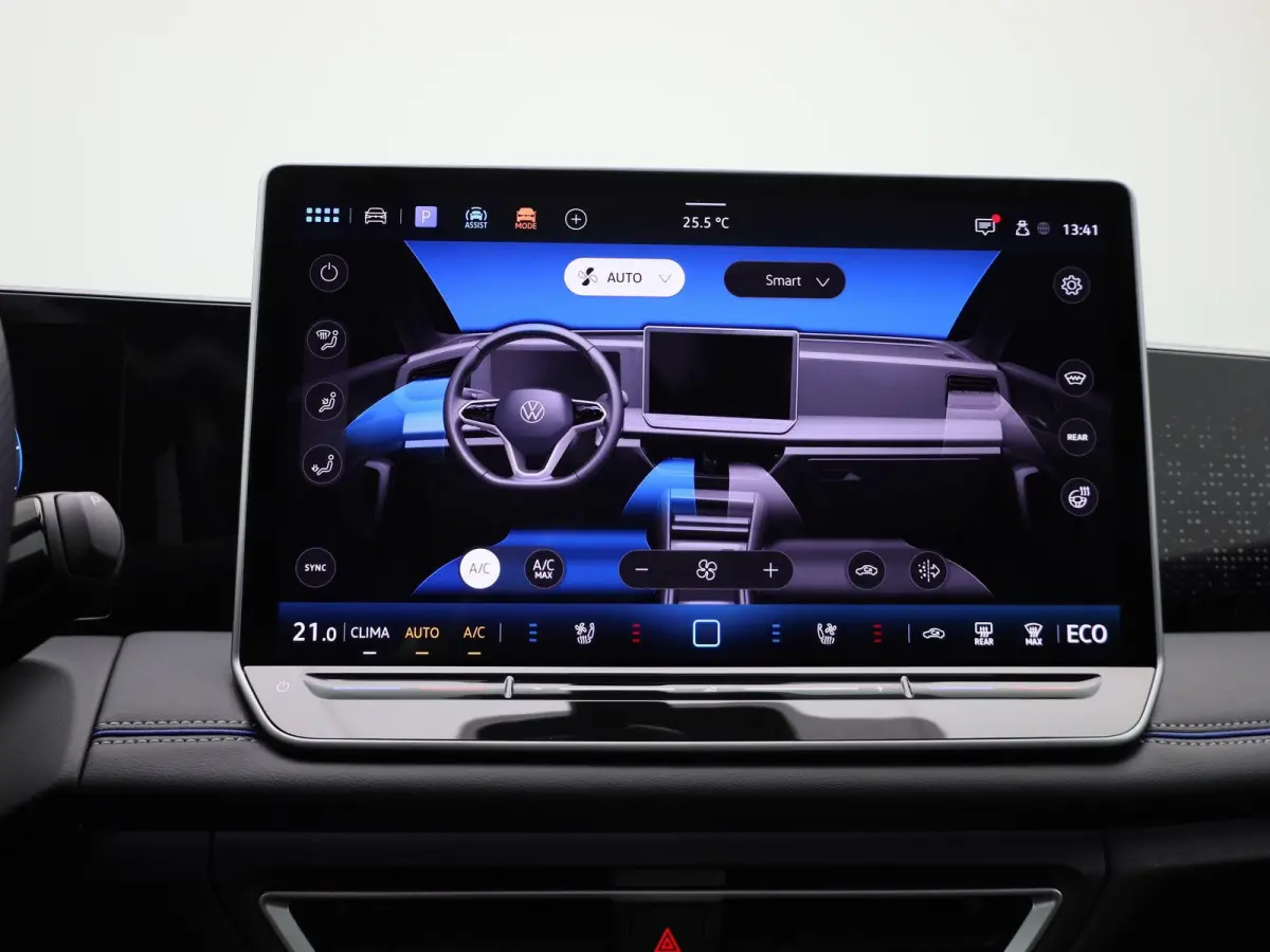 1.5 eHybrid R-Line Edition 272 PK | SoH 100% | Automaat | Navigatie | Panoramadak | Harman Kardon | Inklapbare trekhaak | Head-up display | 360 Camera | Stoelmassage | Stoelventilatie voor |