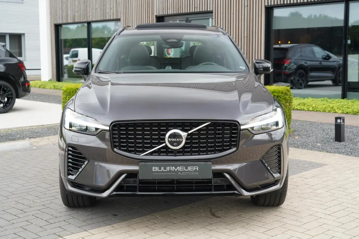 T6 Plug-in hybrid AWD Plus Dark Long Range SOH 100% | Bowers & Wilkins | Dealer onderhouden | 21 inch | Schuif/kanteldak | Adaptieve cruise control | Trekhaak | Stoelverwarming |