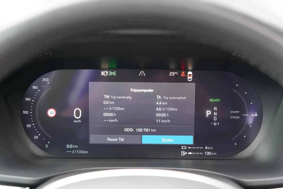 T6 Plug-in hybrid AWD Plus Dark Long Range SOH 100% | Bowers & Wilkins | Dealer onderhouden | 21 inch | Schuif/kanteldak | Adaptieve cruise control | Trekhaak | Stoelverwarming |