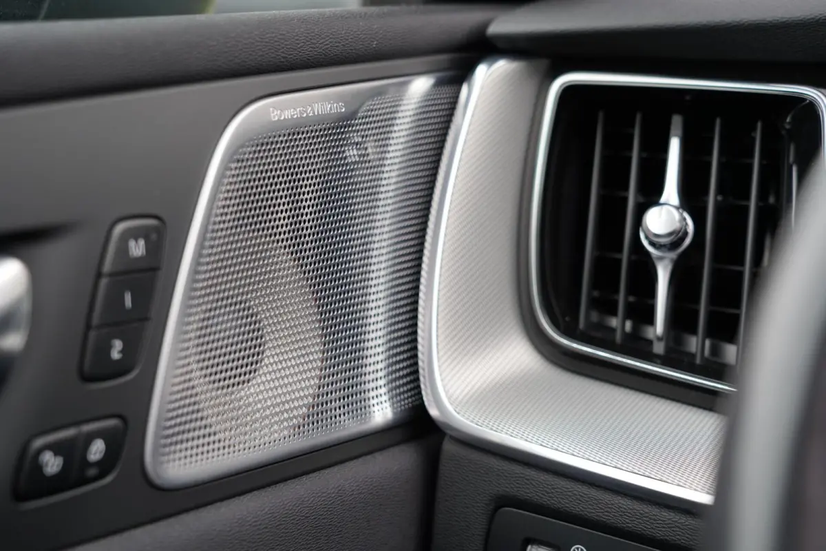 T6 Plug-in hybrid AWD Plus Dark Long Range SOH 100% | Bowers & Wilkins | Dealer onderhouden | 21 inch | Schuif/kanteldak | Adaptieve cruise control | Trekhaak | Stoelverwarming |