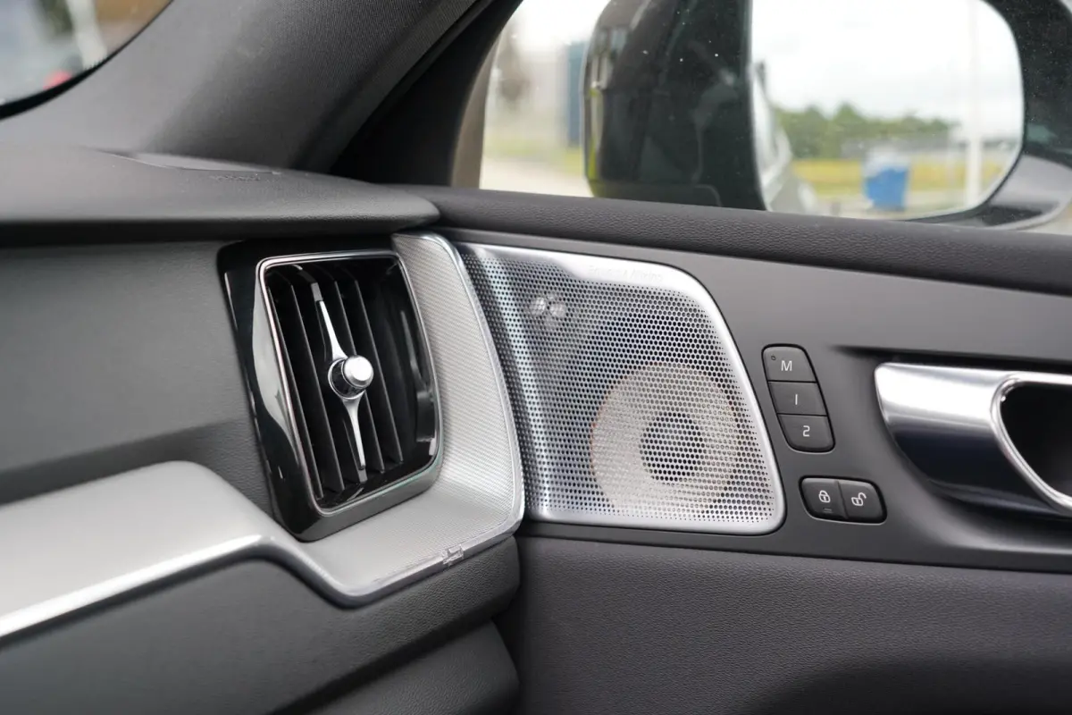 T6 Plug-in hybrid AWD Plus Dark Long Range SOH 100% | Bowers & Wilkins | Dealer onderhouden | 21 inch | Schuif/kanteldak | Adaptieve cruise control | Trekhaak | Stoelverwarming |