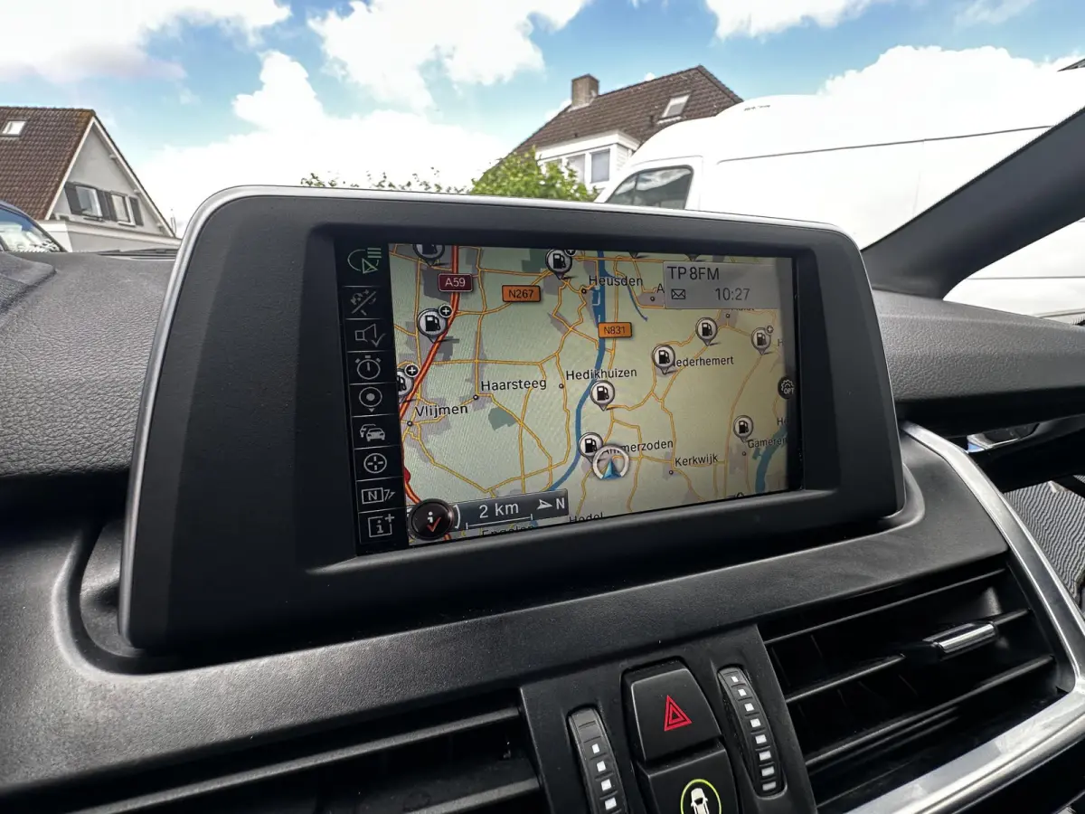220i M Sport