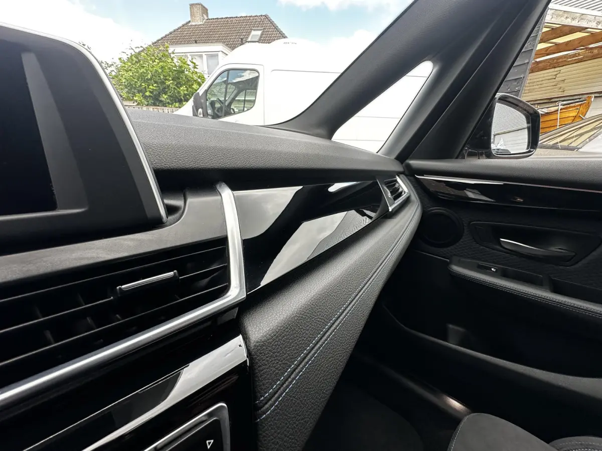 220i M Sport