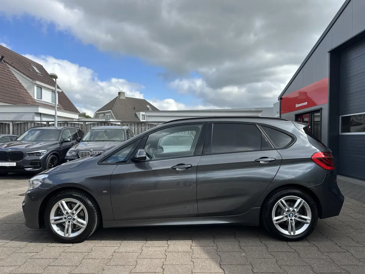 220i M Sport