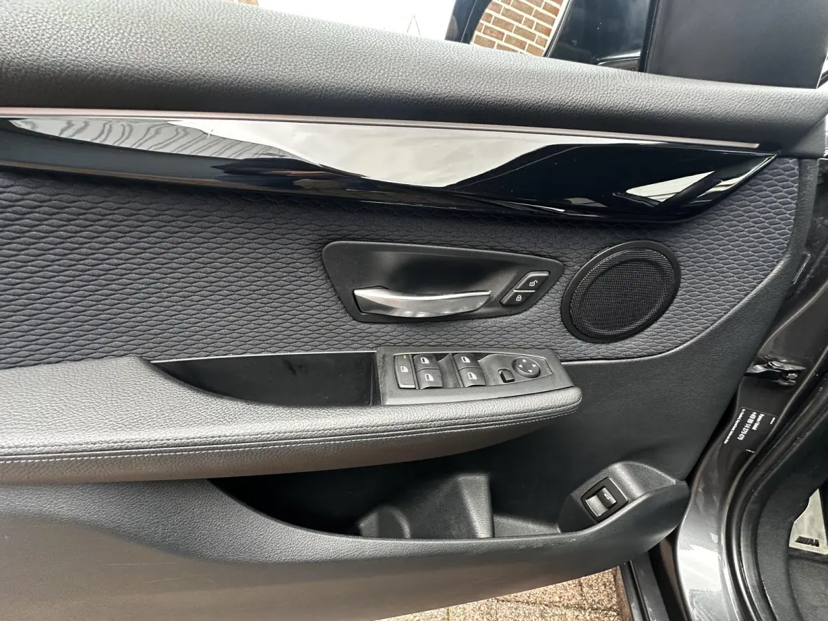 220i M Sport