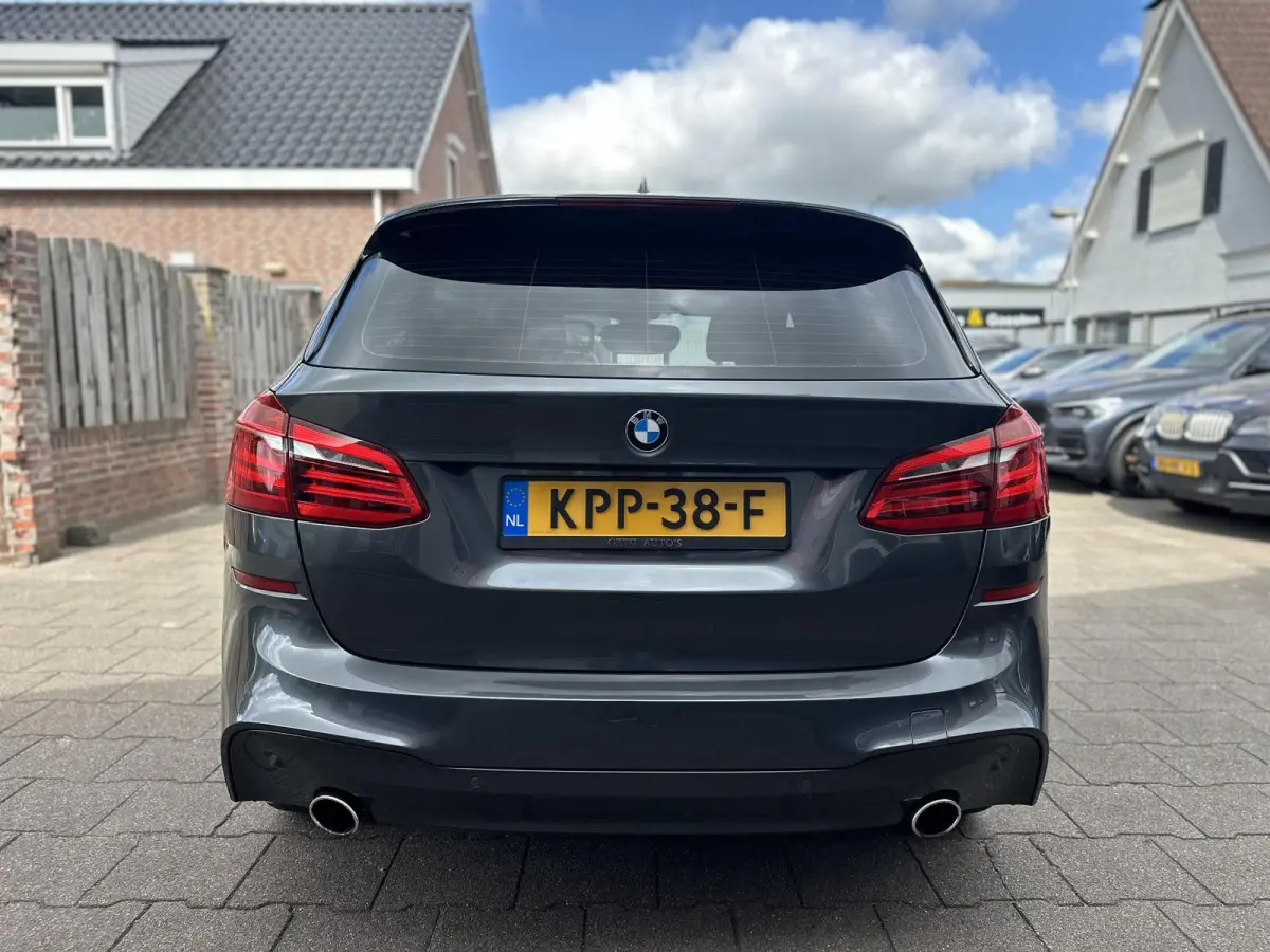 220i M Sport