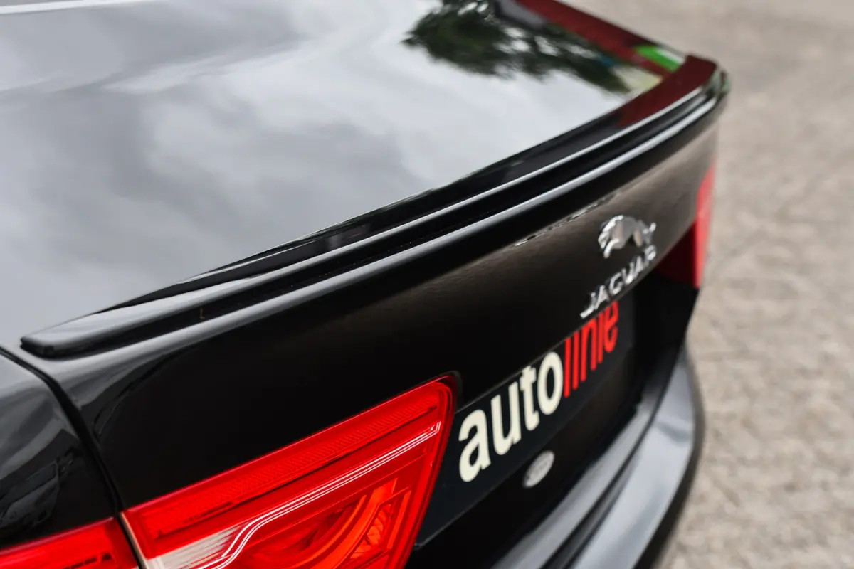 2.0 R-Sport, Panorama, Meridian, Leder, Memory, Camera, Carplay, Stuurverw.!