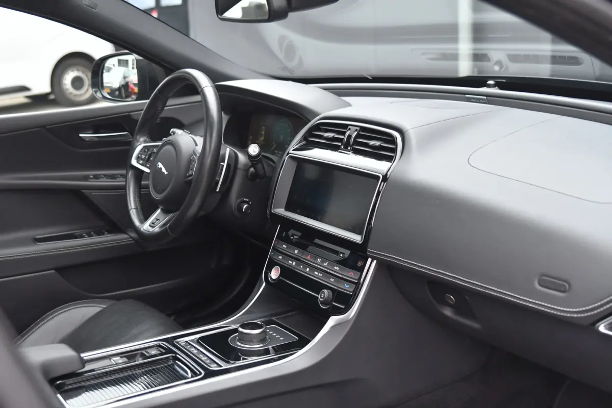 2.0 R-Sport, Panorama, Meridian, Leder, Memory, Camera, Carplay, Stuurverw.!