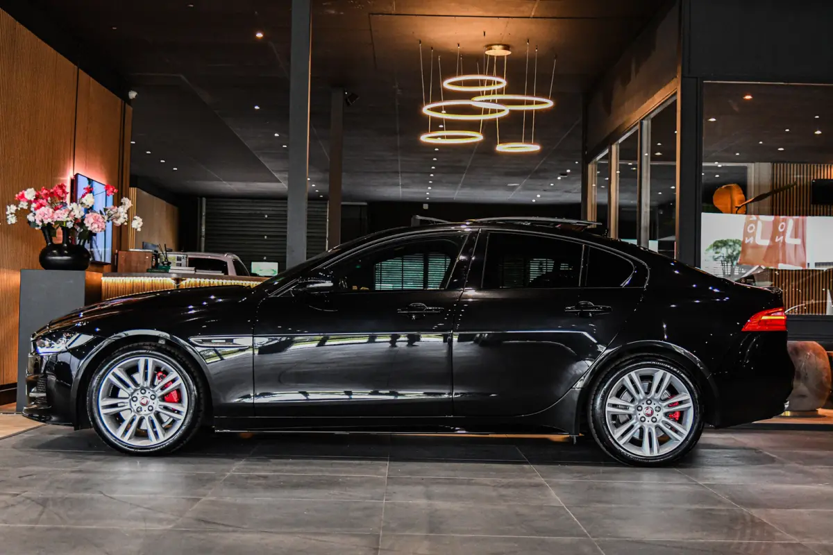 2.0 R-Sport, Panorama, Meridian, Leder, Memory, Camera, Carplay, Stuurverw.!