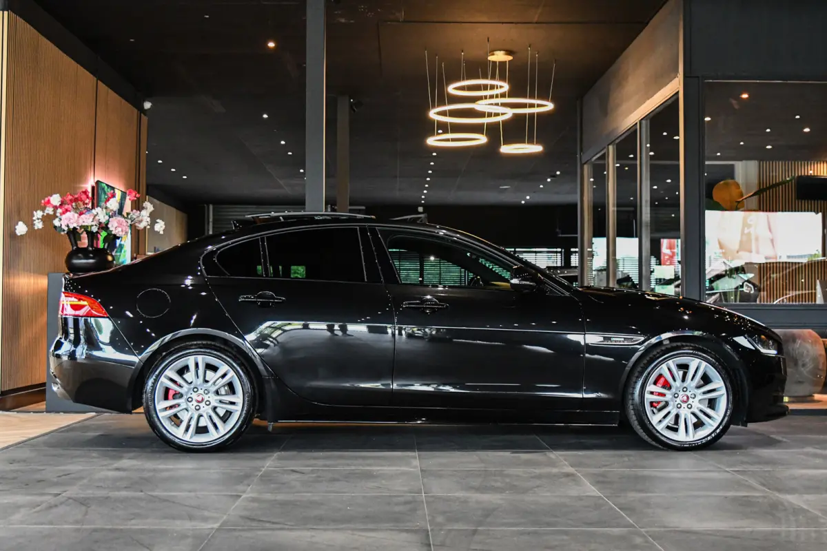 2.0 R-Sport, Panorama, Meridian, Leder, Memory, Camera, Carplay, Stuurverw.!