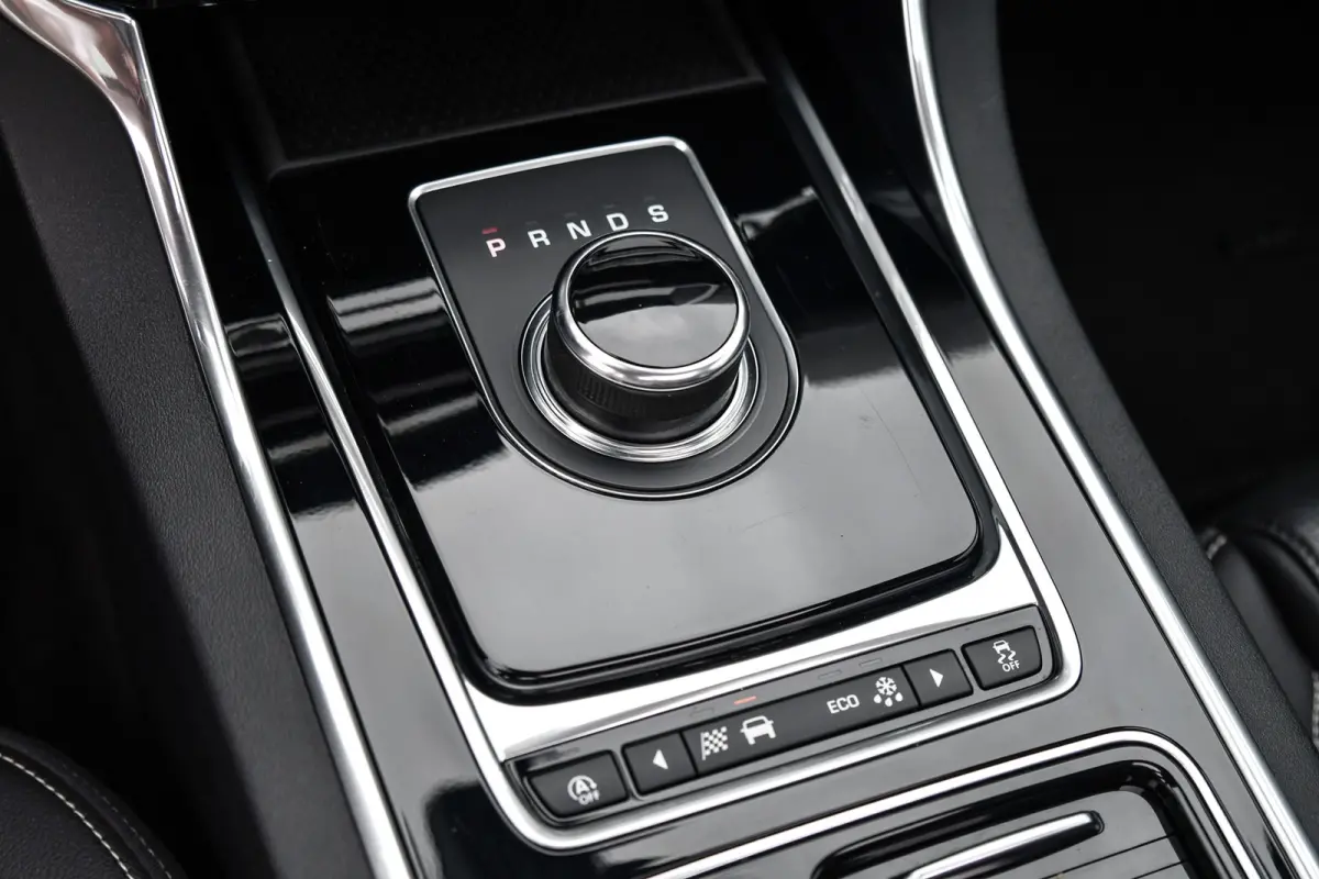 2.0 R-Sport, Panorama, Meridian, Leder, Memory, Camera, Carplay, Stuurverw.!