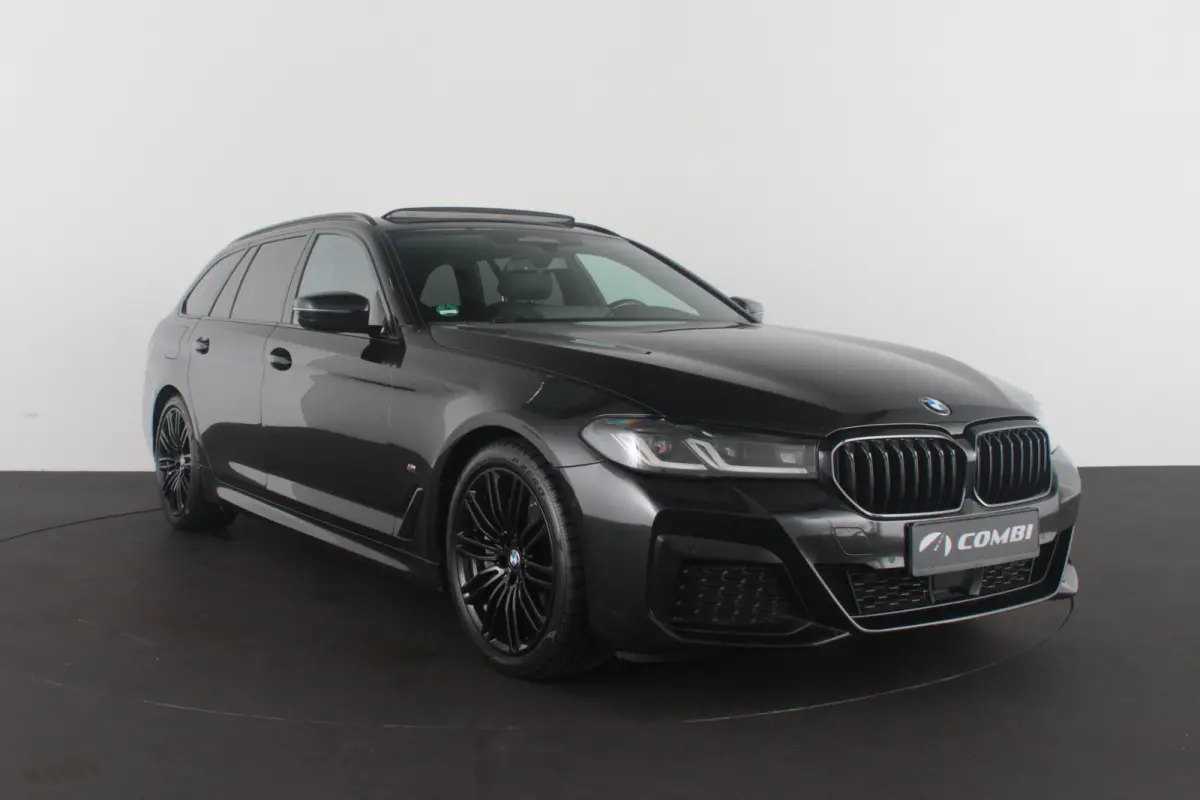 530d xDrive M Sport > Pano.schuif/Head-up/19inch/Shadow-Line/Trekhaak