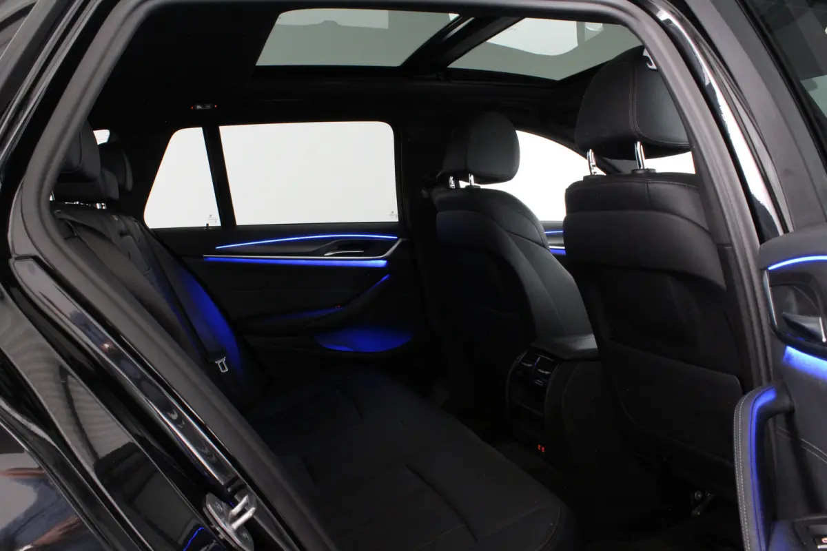 530d xDrive M Sport > Pano.schuif/Head-up/19inch/Shadow-Line/Trekhaak
