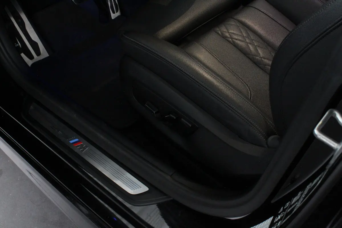 530d xDrive M Sport > Pano.schuif/Head-up/19inch/Shadow-Line/Trekhaak