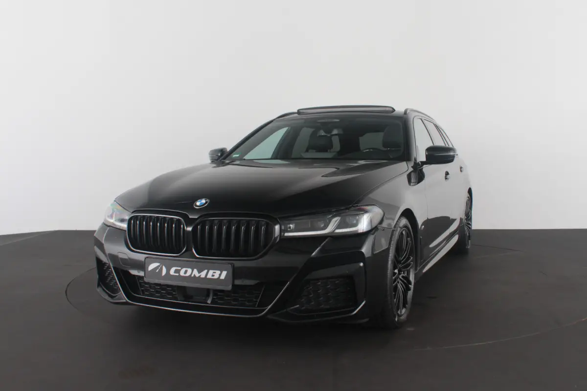 530d xDrive M Sport > Pano.schuif/Head-up/19inch/Shadow-Line/Trekhaak