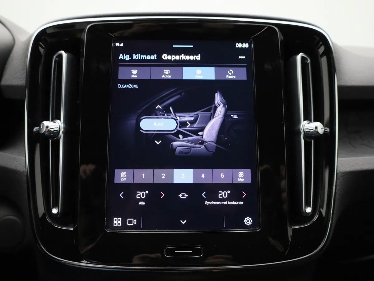 Core | NAVIGATIE | CAMERA | APPLE CARPLAY | KLIMAATREGELING