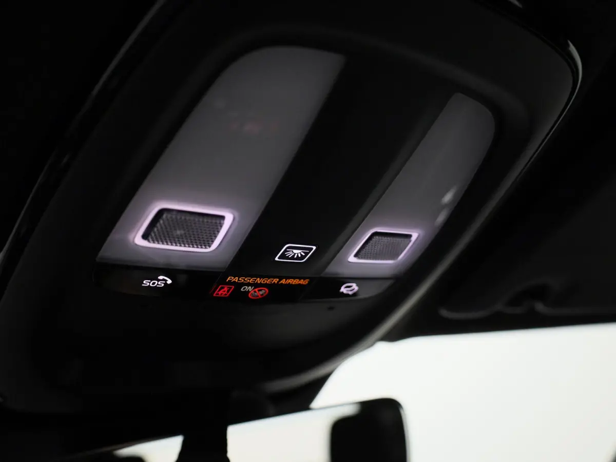 Core | NAVIGATIE | CAMERA | APPLE CARPLAY | KLIMAATREGELING