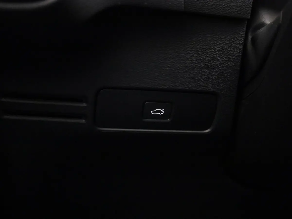 Core | NAVIGATIE | CAMERA | APPLE CARPLAY | KLIMAATREGELING