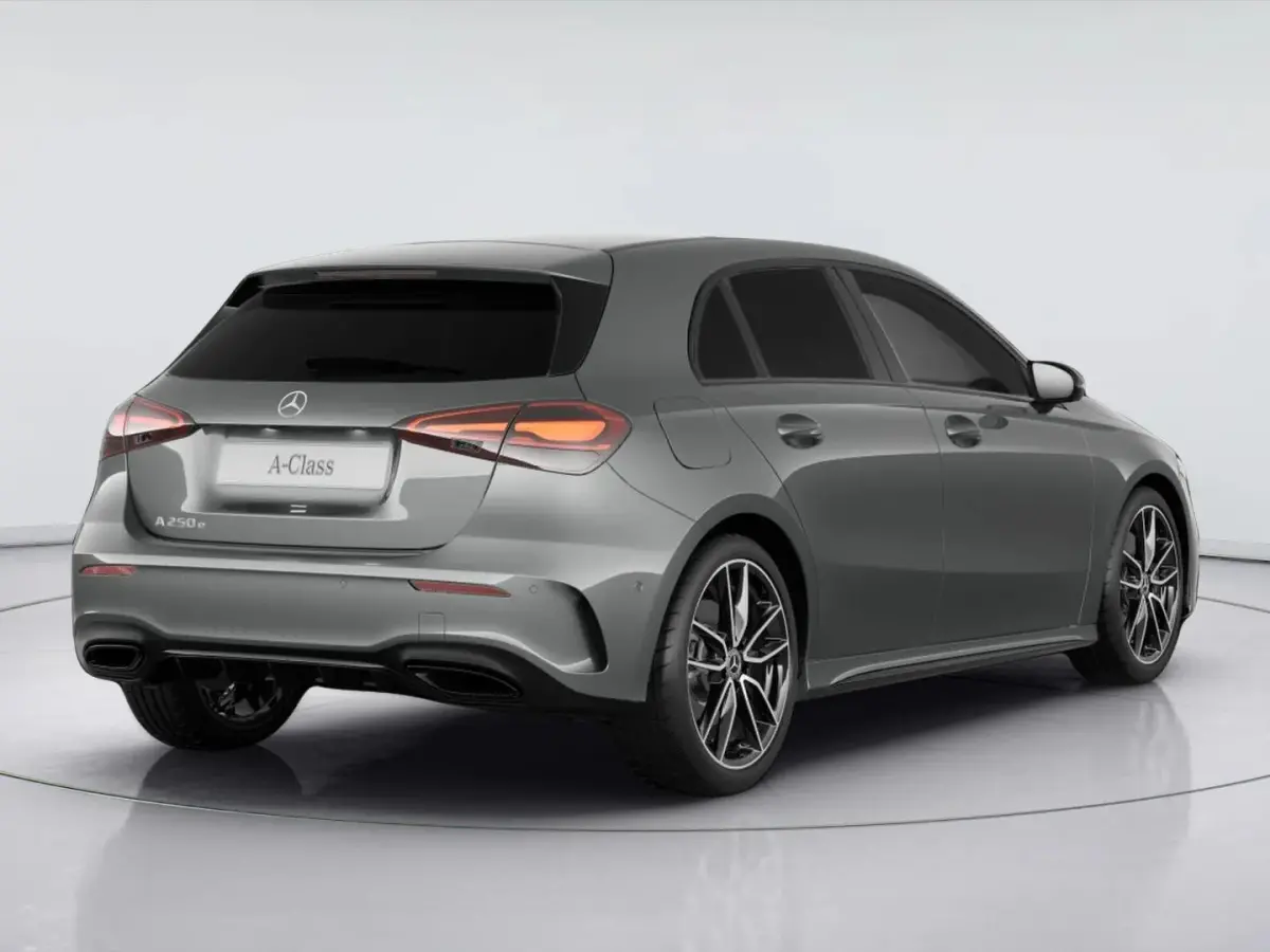Hatchback 250 e 140 Years Edition