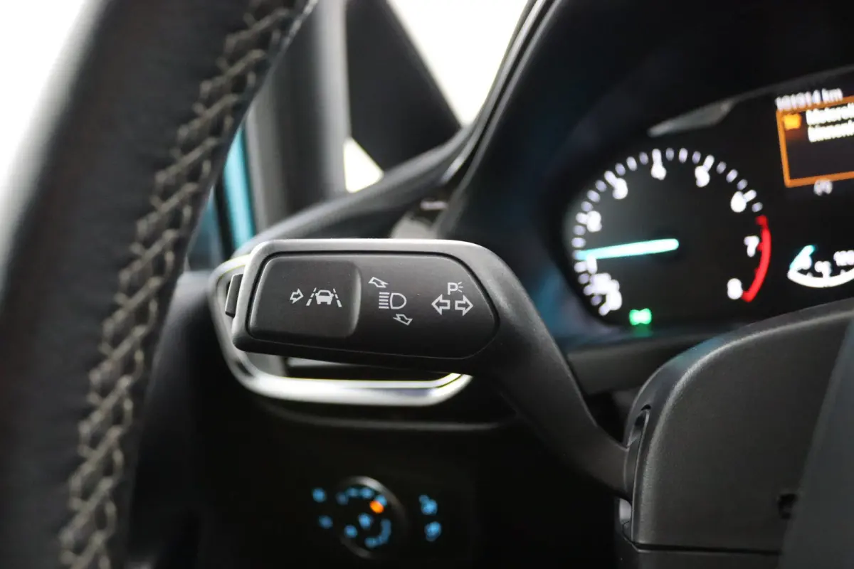 1.0 EcoBoost Titanium | Panoramadak | Winterpack | B&O | CarPlay/Android Auto | Camera | Keyless