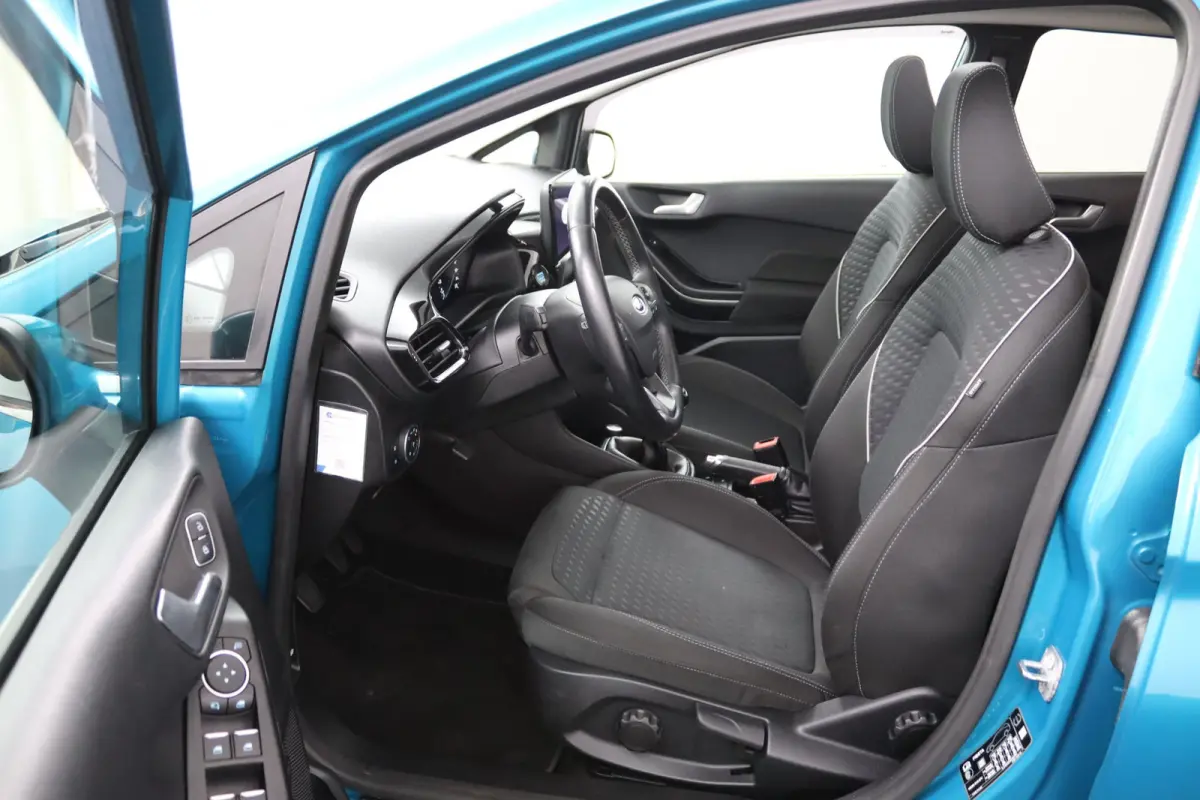 1.0 EcoBoost Titanium | Panoramadak | Winterpack | B&O | CarPlay/Android Auto | Camera | Keyless