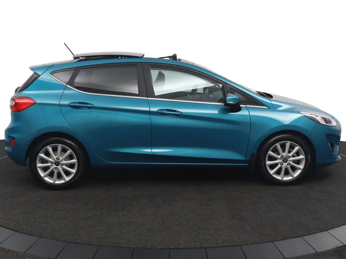 1.0 EcoBoost Titanium | Panoramadak | Winterpack | B&O | CarPlay/Android Auto | Camera | Keyless