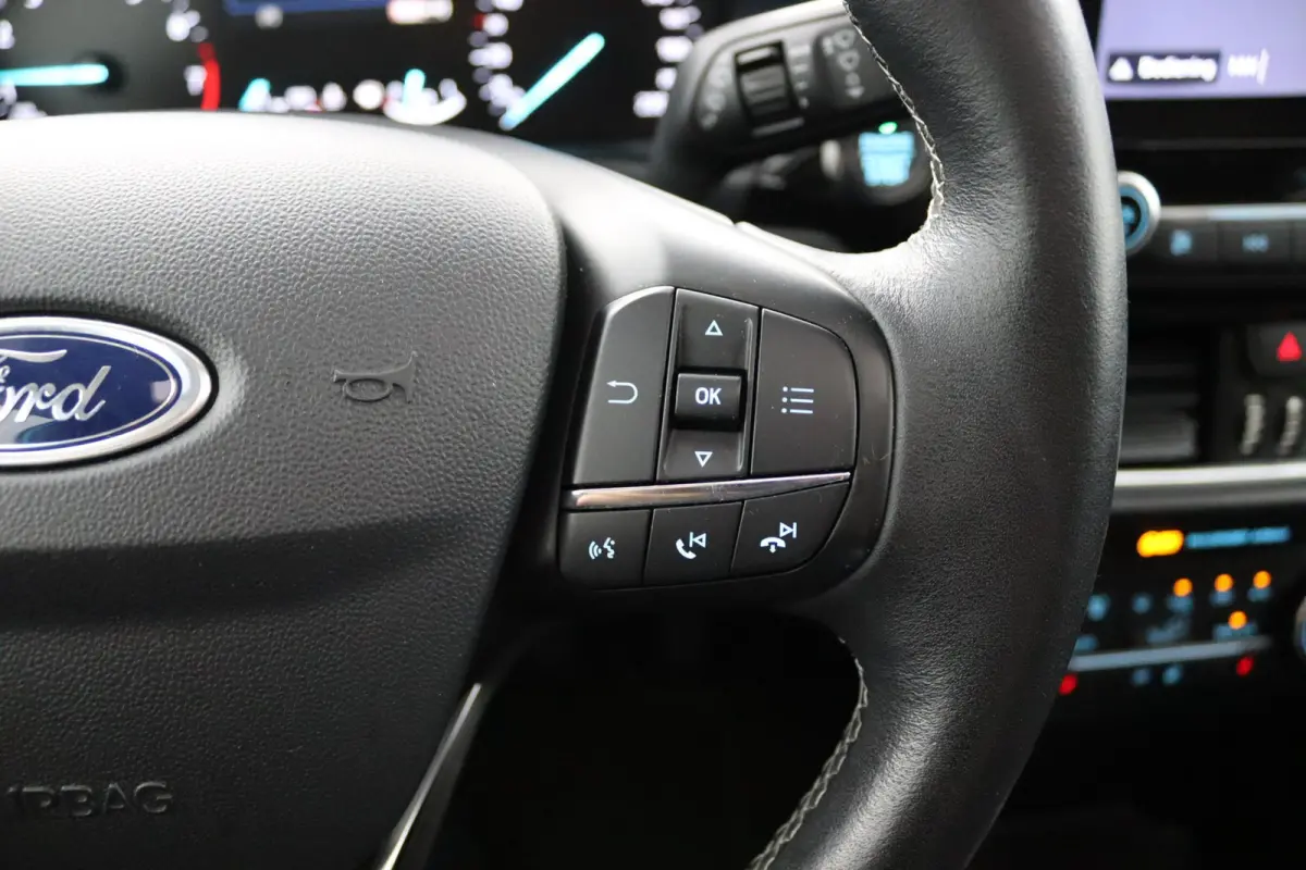 1.0 EcoBoost Titanium | Panoramadak | Winterpack | B&O | CarPlay/Android Auto | Camera | Keyless
