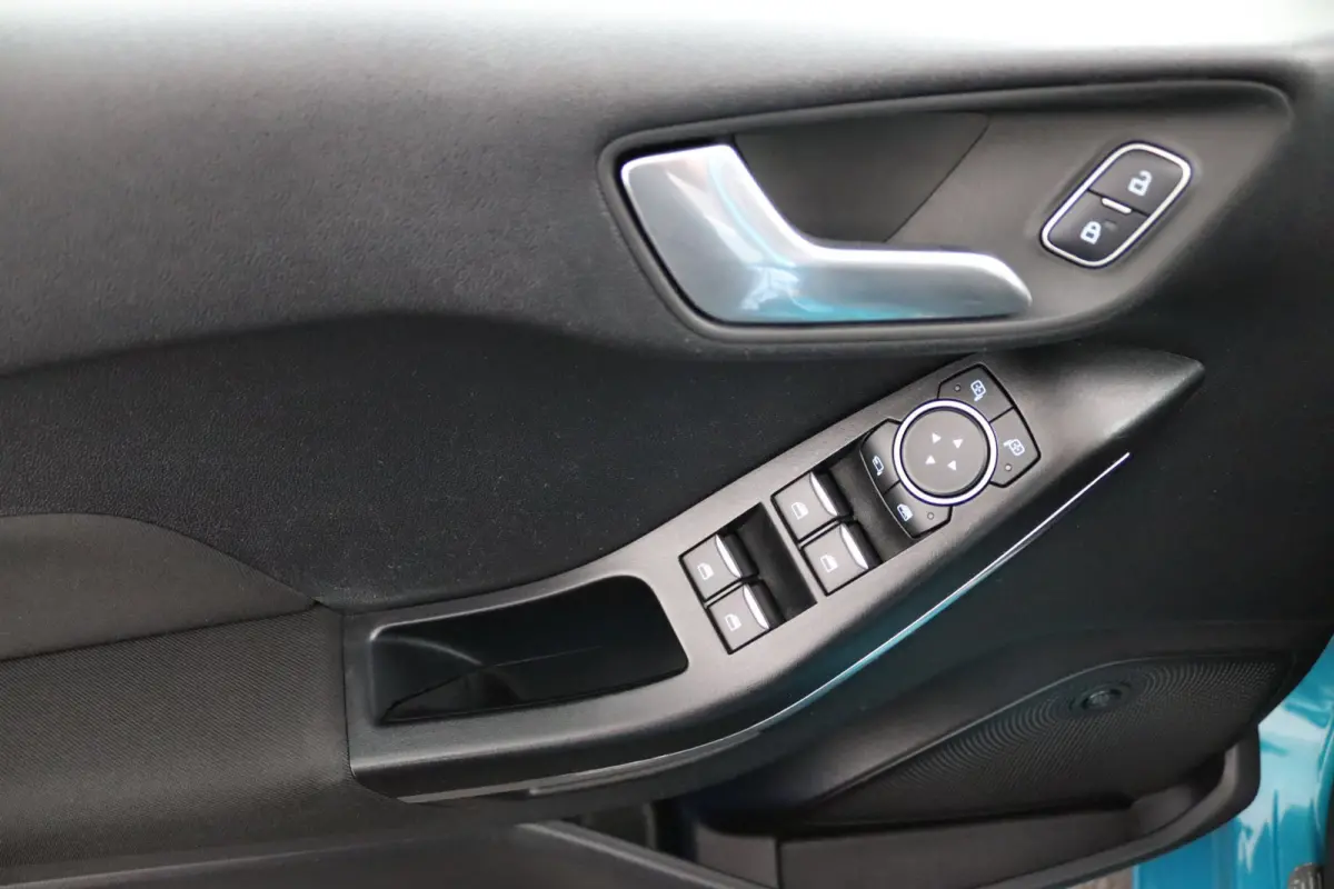 1.0 EcoBoost Titanium | Panoramadak | Winterpack | B&O | CarPlay/Android Auto | Camera | Keyless