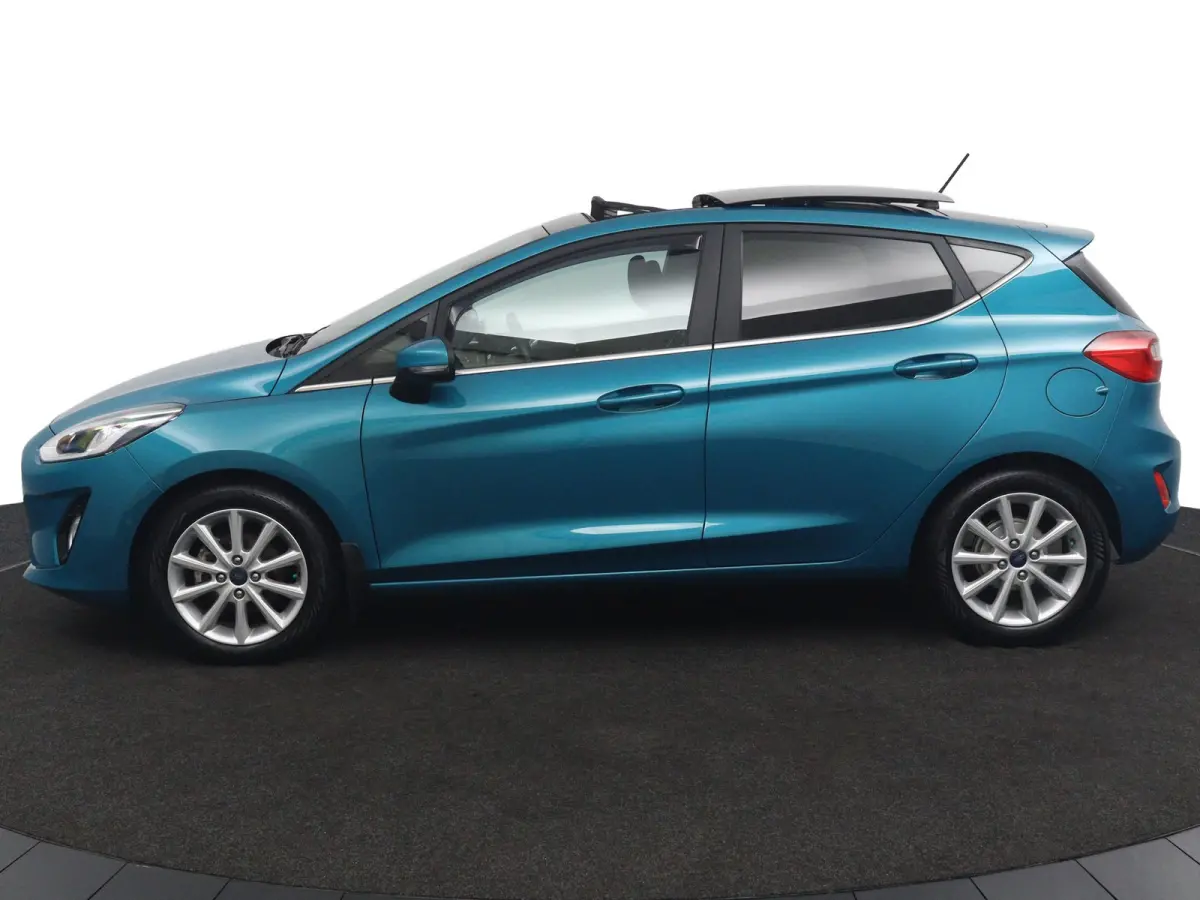 1.0 EcoBoost Titanium | Panoramadak | Winterpack | B&O | CarPlay/Android Auto | Camera | Keyless