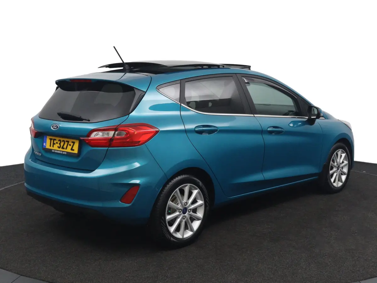 1.0 EcoBoost Titanium | Panoramadak | Winterpack | B&O | CarPlay/Android Auto | Camera | Keyless