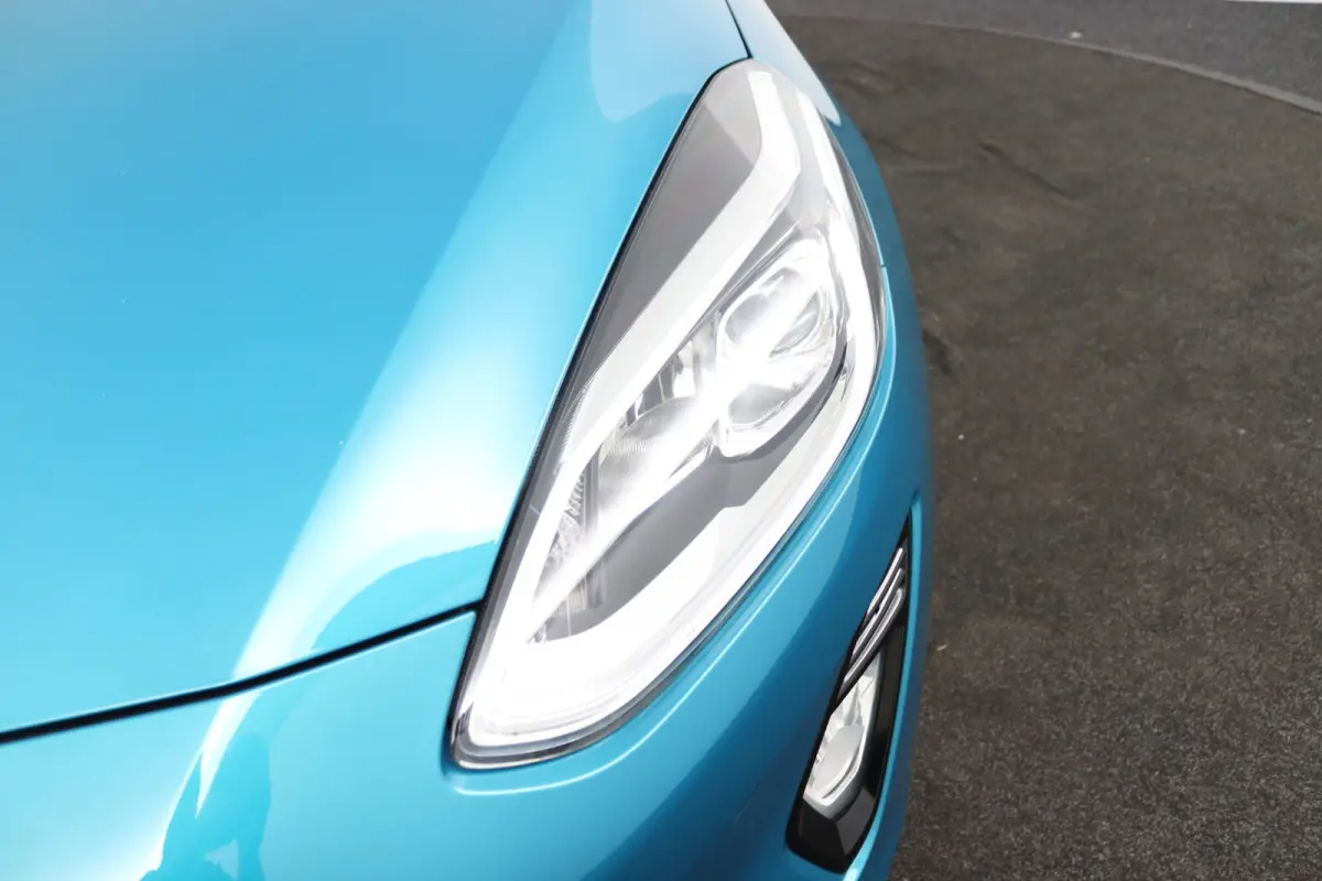 1.0 EcoBoost Titanium | Panoramadak | Winterpack | B&O | CarPlay/Android Auto | Camera | Keyless