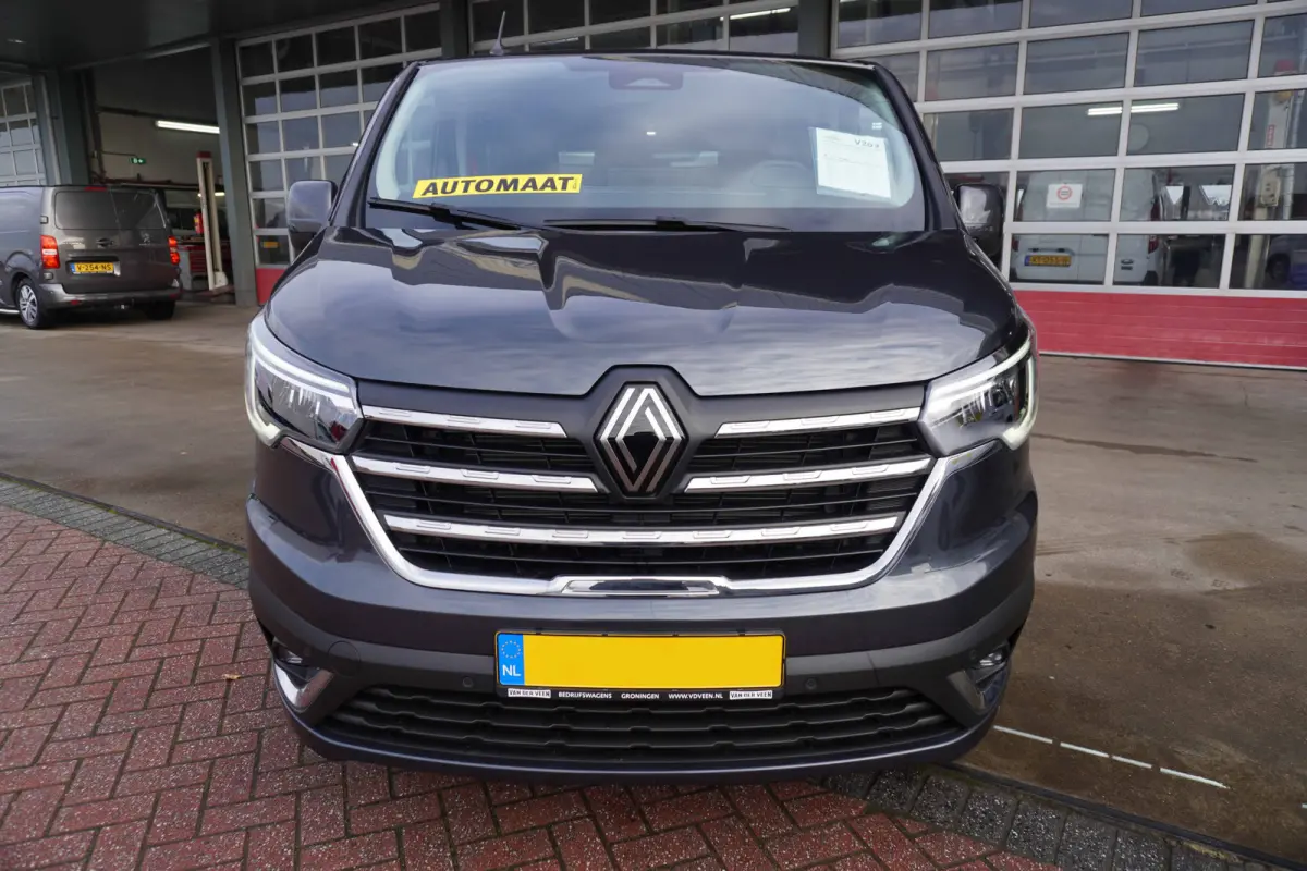 2.0 Blue dCi 170pk T30 L2H1 Exclusive Automaat Schuifdeur L / R Nr. V203 | Climate | Cruise | Navi | Trekhaak | Achterklep | Betimmering