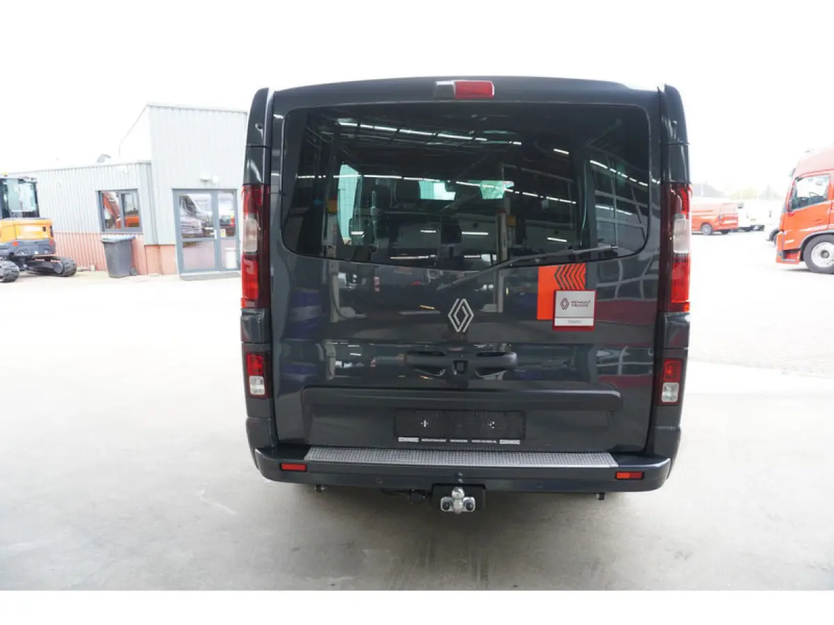 2.0 Blue dCi 170pk T30 L2H1 Exclusive Automaat Schuifdeur L / R Nr. V203 | Climate | Cruise | Navi | Trekhaak | Achterklep | Betimmering
