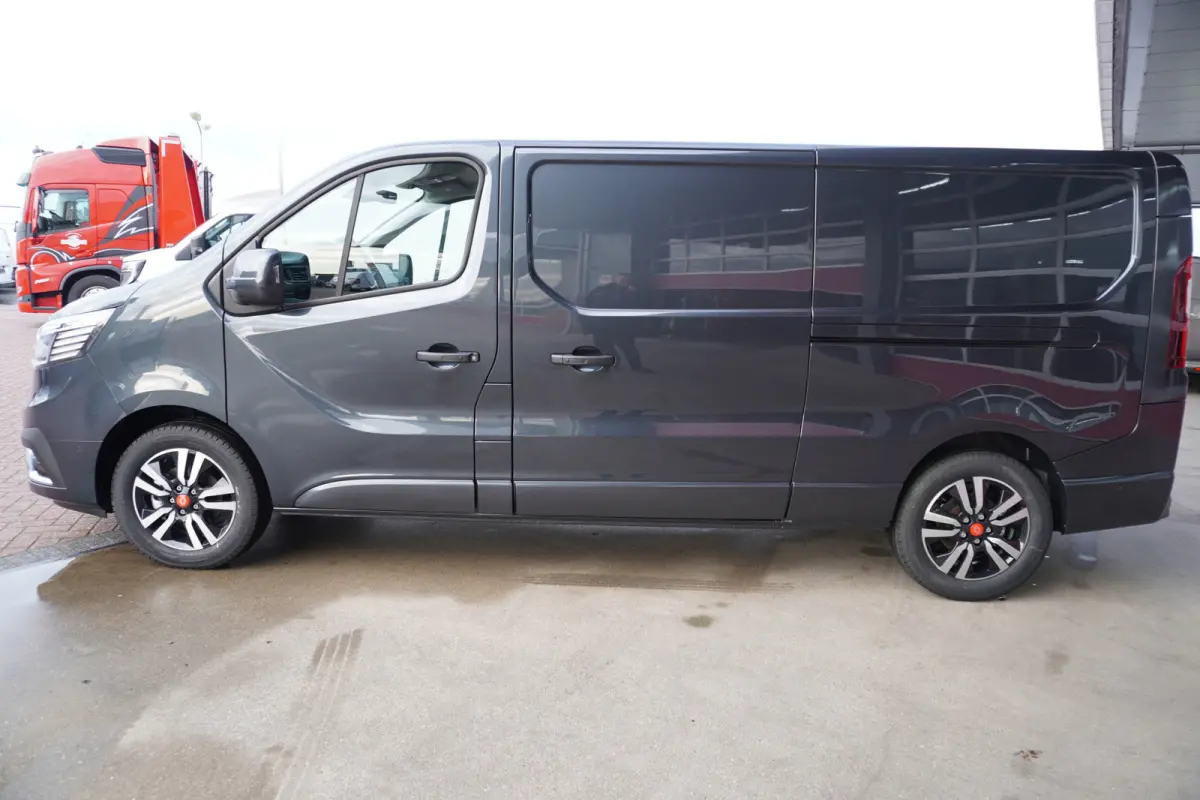 2.0 Blue dCi 170pk T30 L2H1 Exclusive Automaat Schuifdeur L / R Nr. V203 | Climate | Cruise | Navi | Trekhaak | Achterklep | Betimmering