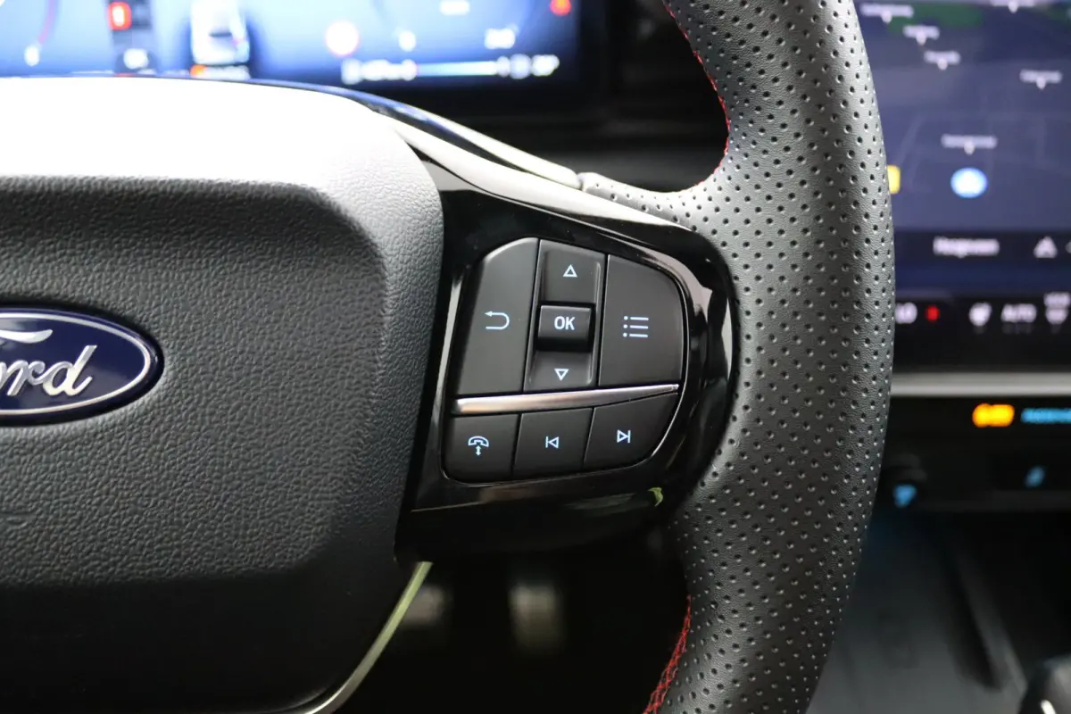 1.0 EcoBoost ST-Line X | Panoramadak | Maxtrix LED | Winterpack | Adaptive Cruise | BLIS | Elektrische Achterklep