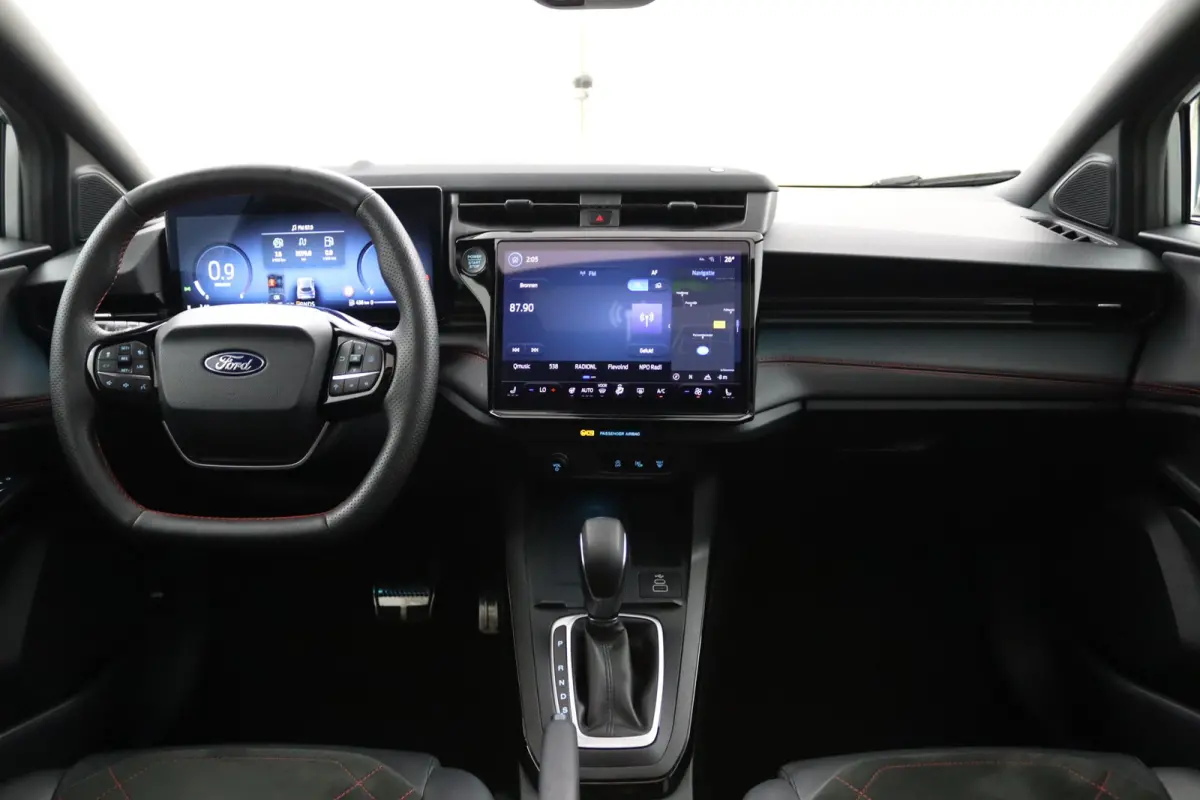 1.0 EcoBoost ST-Line X | Panoramadak | Maxtrix LED | Winterpack | Adaptive Cruise | BLIS | Elektrische Achterklep