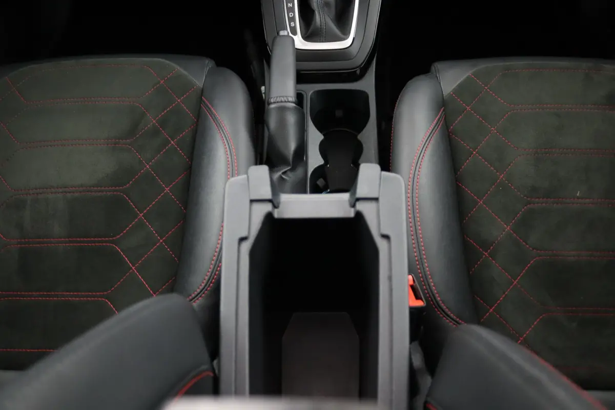 1.0 EcoBoost ST-Line X | Panoramadak | Winterpack | Adaptive Cruise | BLIS | B&O | 360 Camera | CarPlay/Android Auto | LED