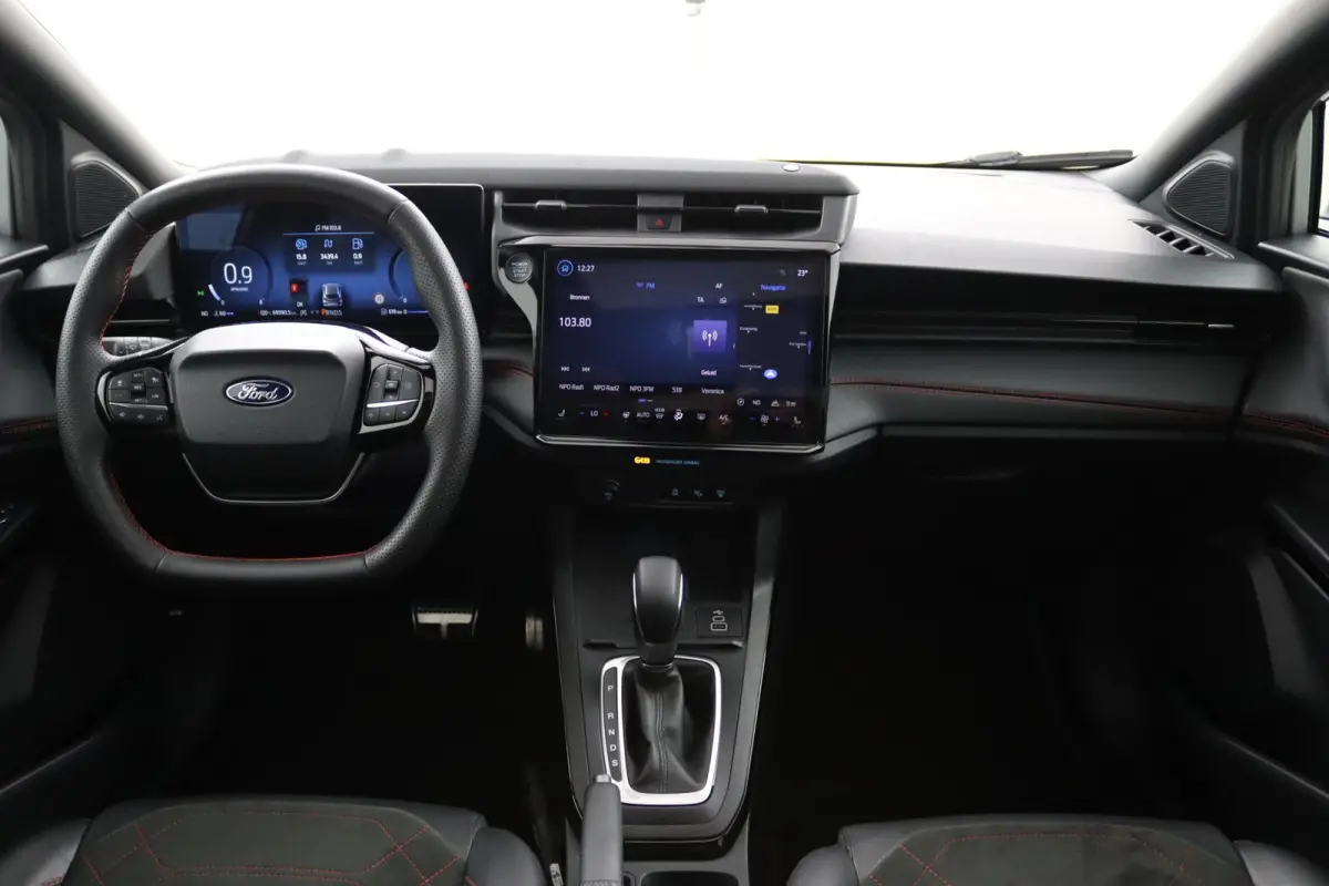 1.0 EcoBoost ST-Line X | Panoramadak | Winterpack | Adaptive Cruise | BLIS | B&O | 360 Camera | CarPlay/Android Auto | LED