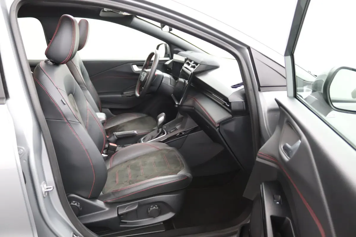 1.0 EcoBoost ST-Line X | Panoramadak | Winterpack | Adaptive Cruise | BLIS | B&O | 360 Camera | CarPlay/Android Auto | LED