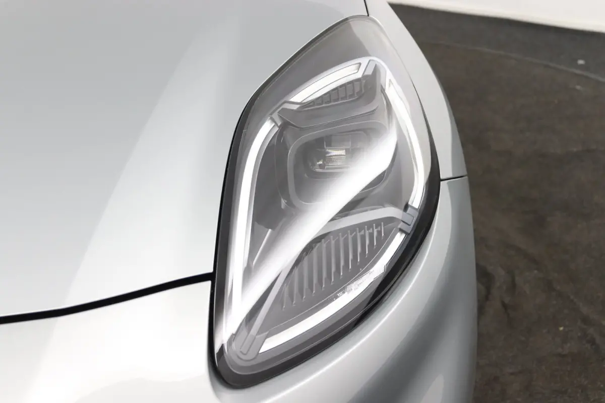 1.0 EcoBoost ST-Line X | Panoramadak | Winterpack | Adaptive Cruise | BLIS | B&O | 360 Camera | CarPlay/Android Auto | LED
