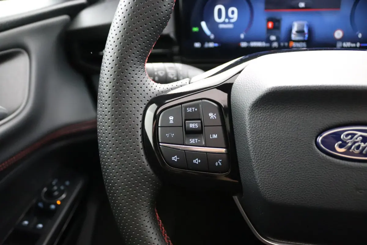 1.0 EcoBoost ST-Line X | Panoramadak | Winterpack | Adaptive Cruise | BLIS | B&O | 360 Camera | CarPlay/Android Auto | LED